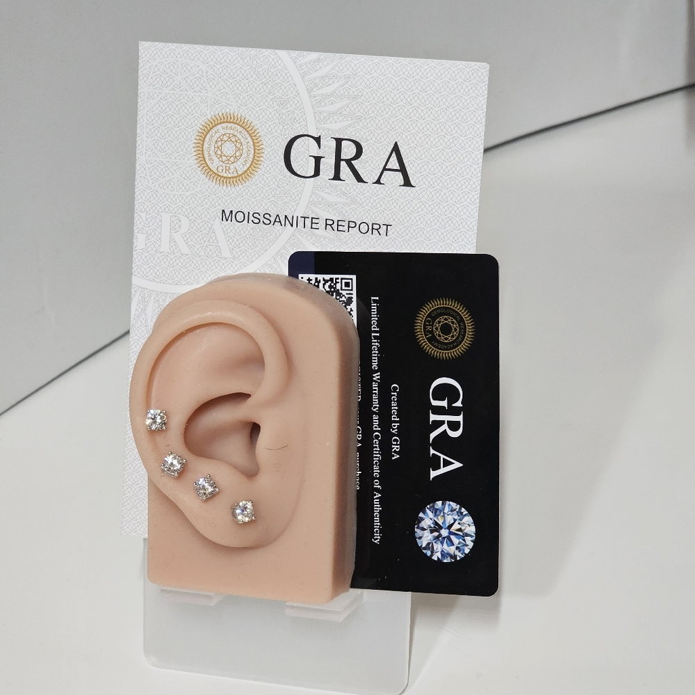 1 Pair Moissanite 0.5 Carat/GRA Certified Stud earrings - Picture 4 of 5